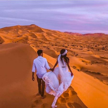 Luxury Bedouin Camp Bed & Breakfast เมอร์ซูกา ภายนอก รูปภาพ