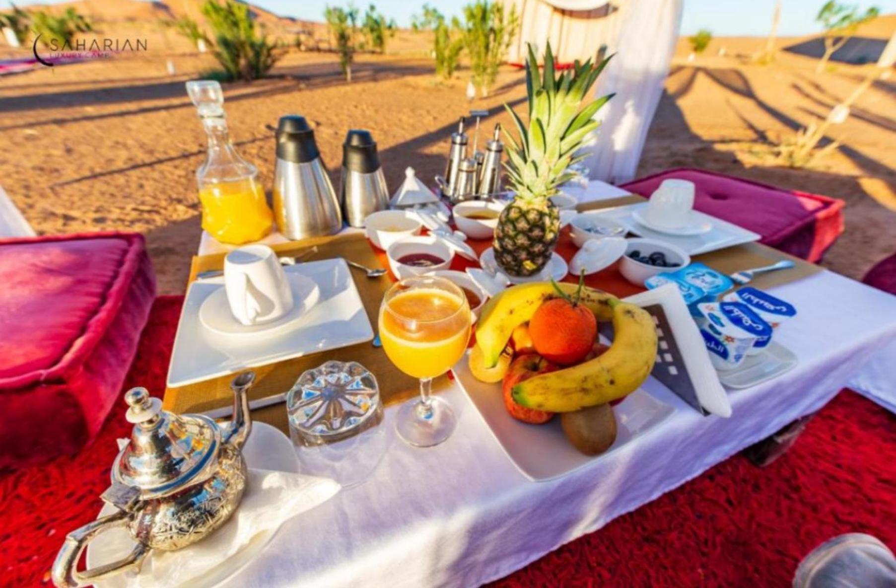 Luxury Bedouin Camp Bed & Breakfast เมอร์ซูกา ภายนอก รูปภาพ