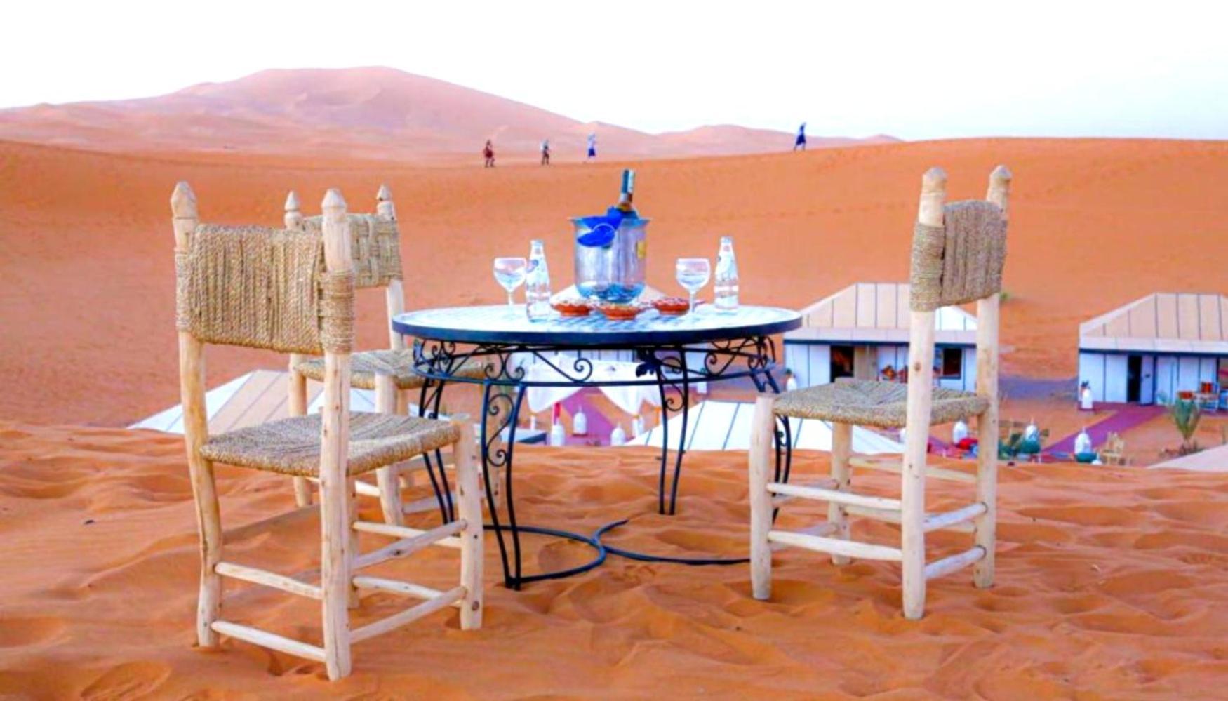Luxury Bedouin Camp Bed & Breakfast เมอร์ซูกา ภายนอก รูปภาพ