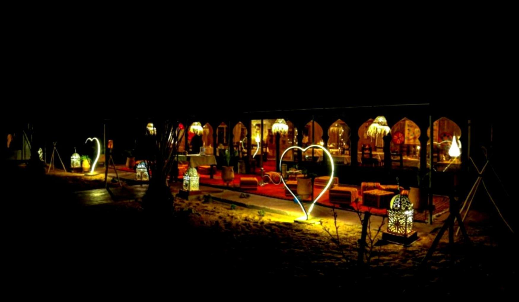 Luxury Bedouin Camp Bed & Breakfast เมอร์ซูกา ภายนอก รูปภาพ