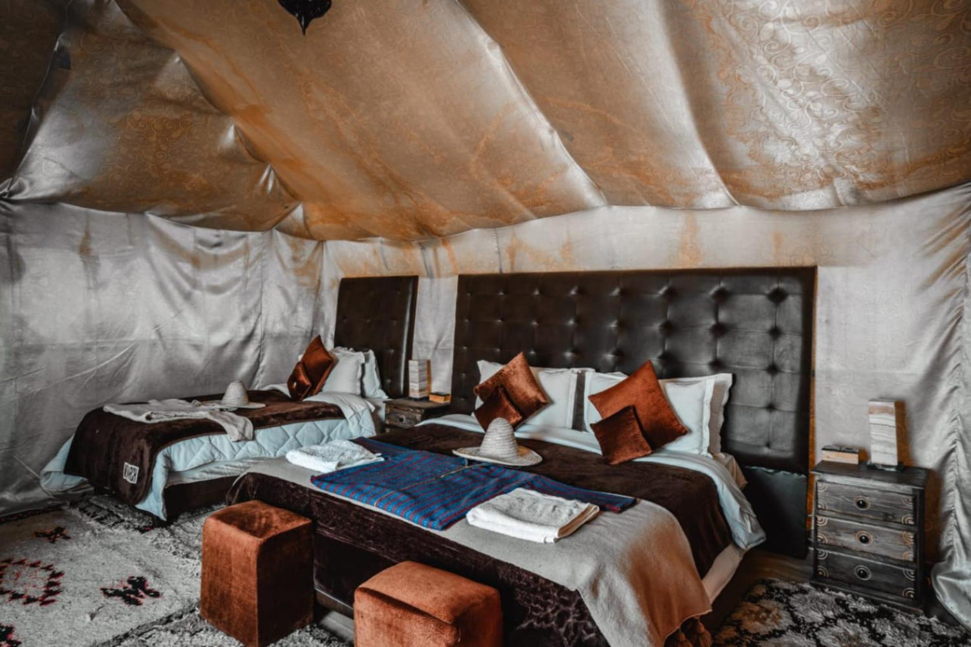 Luxury Bedouin Camp Bed & Breakfast เมอร์ซูกา ภายนอก รูปภาพ