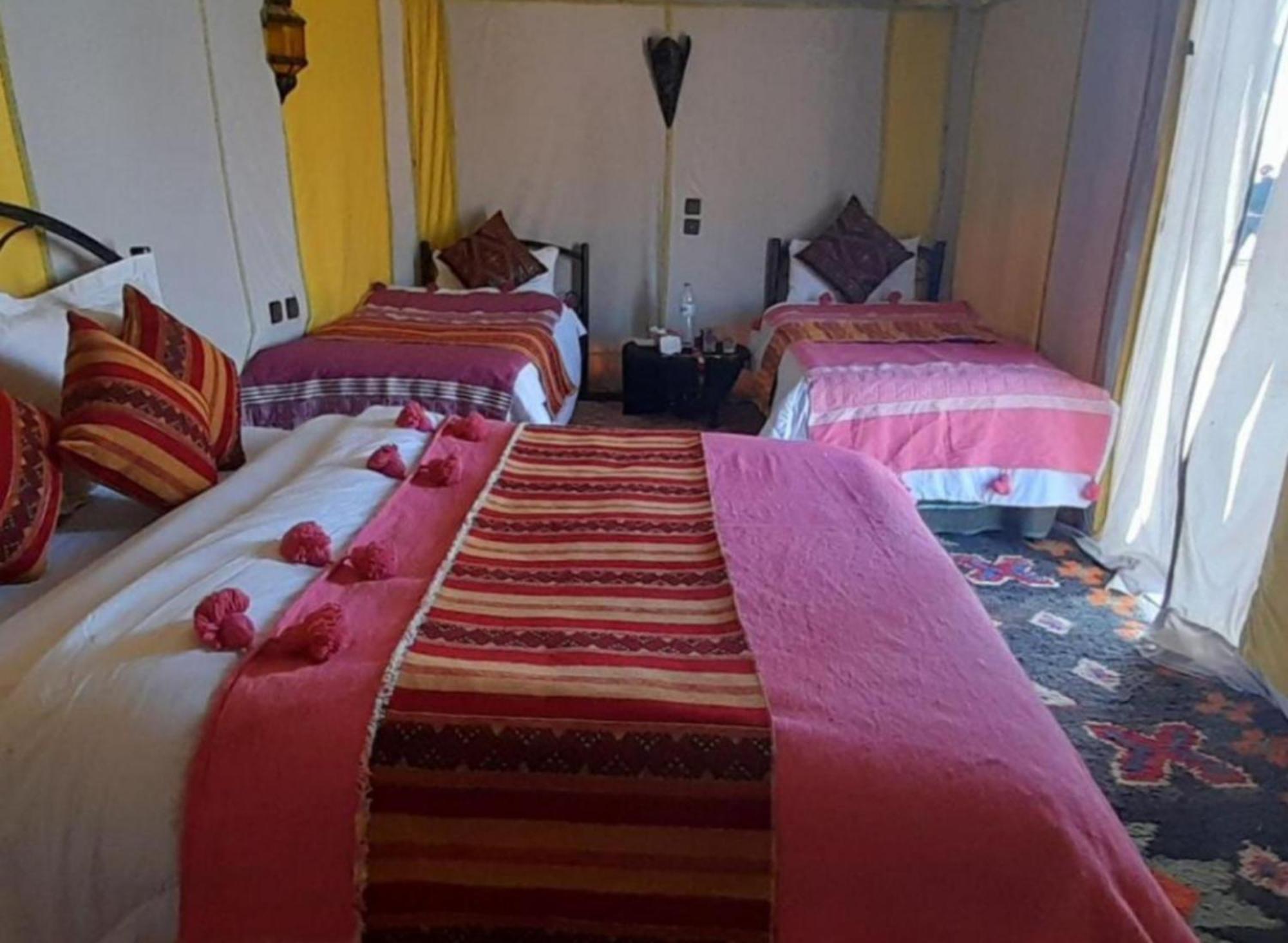 Luxury Bedouin Camp Bed & Breakfast เมอร์ซูกา ภายนอก รูปภาพ