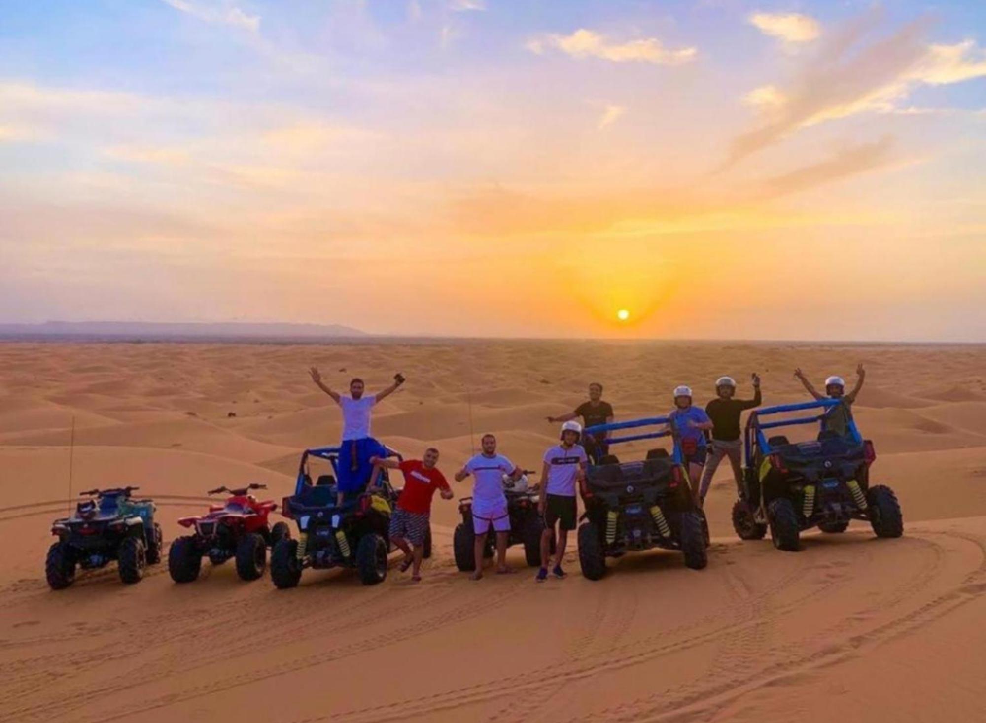 Luxury Bedouin Camp Bed & Breakfast เมอร์ซูกา ภายนอก รูปภาพ