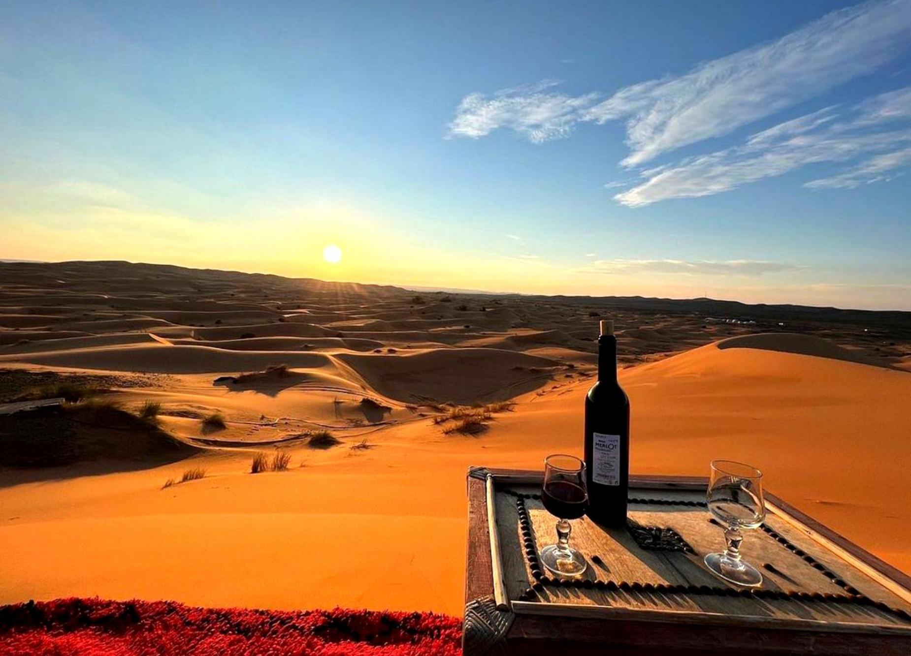 Luxury Bedouin Camp Bed & Breakfast เมอร์ซูกา ภายนอก รูปภาพ